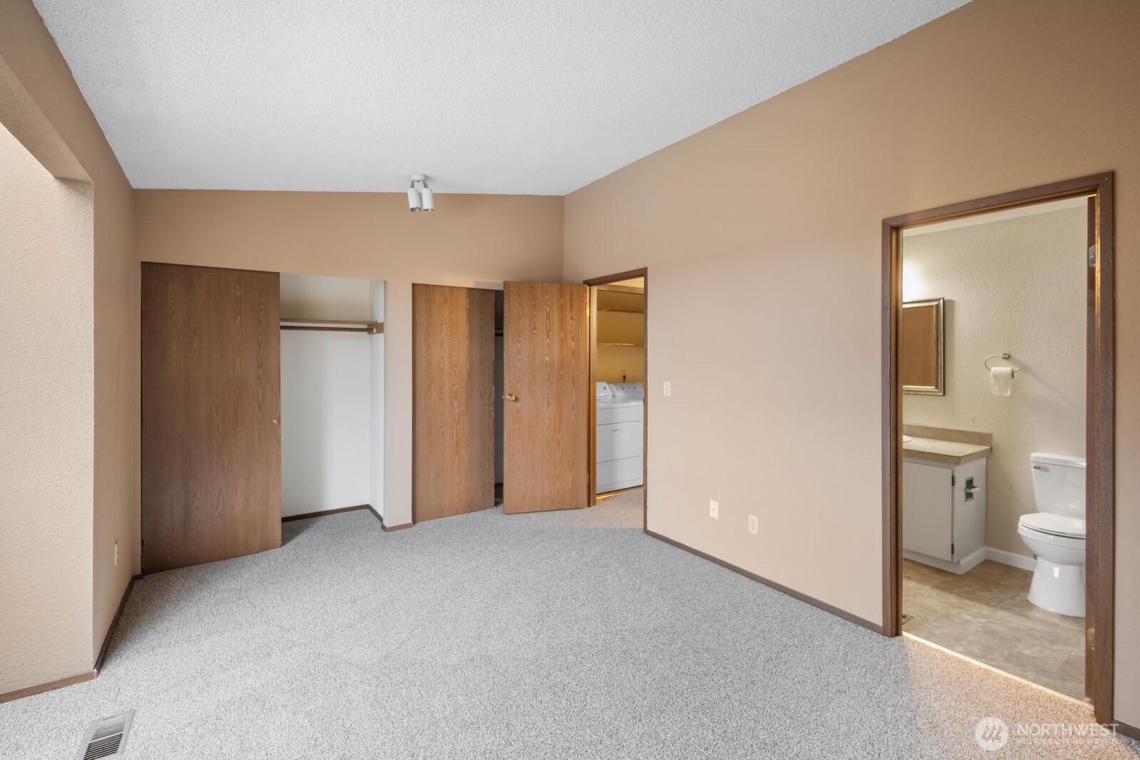 323 Southwest 112th Street, Unit 102 Seattle, WA 98146 - Photo 17 of 32
