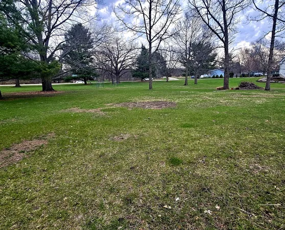 $26,000 | 701 Woodland Drive, Dixon, IL 61021