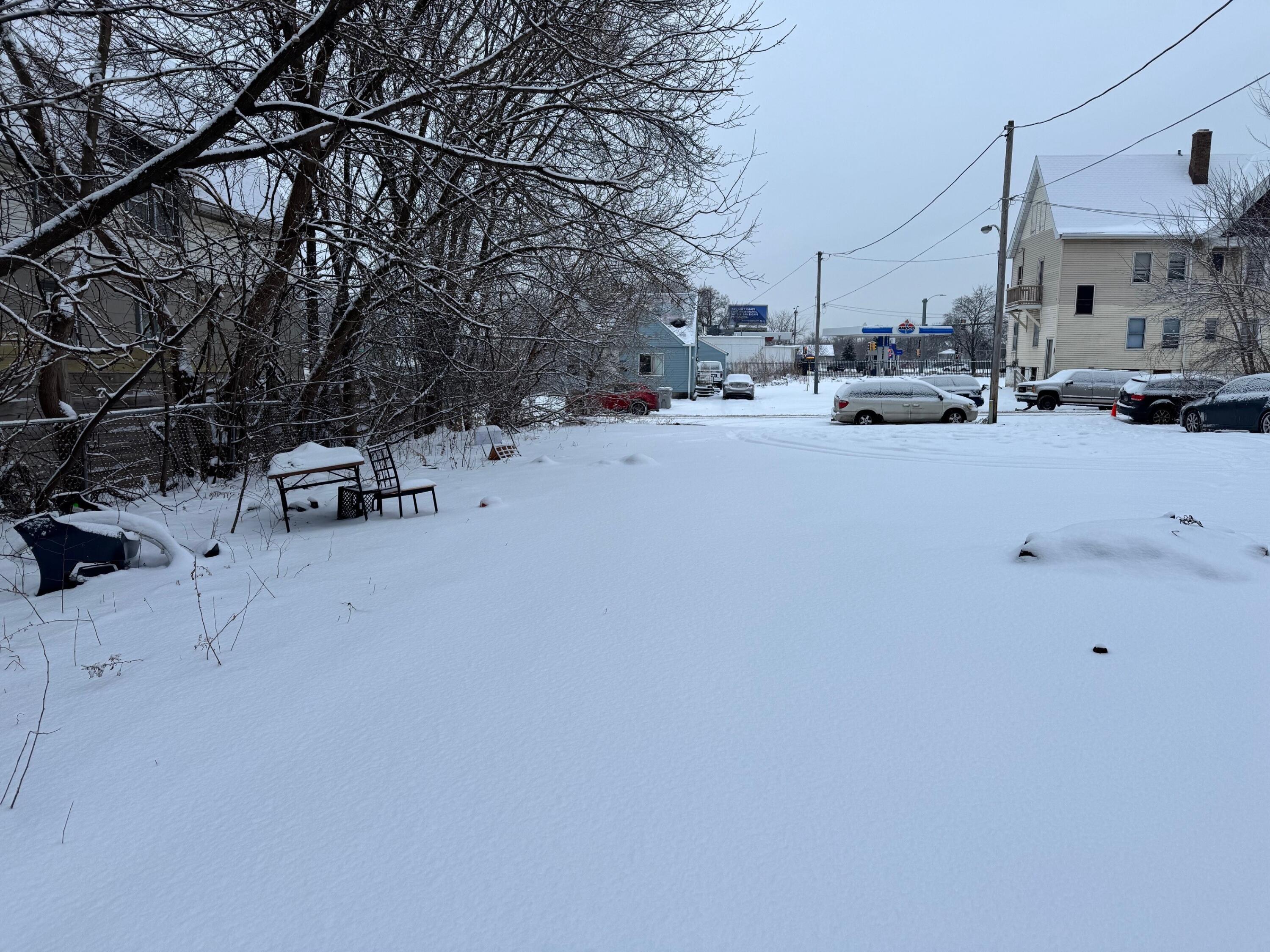1426 West Groeling Avenue Milwaukee, WI 53206 - Photo 2 of 3 1426 W Groeling 2