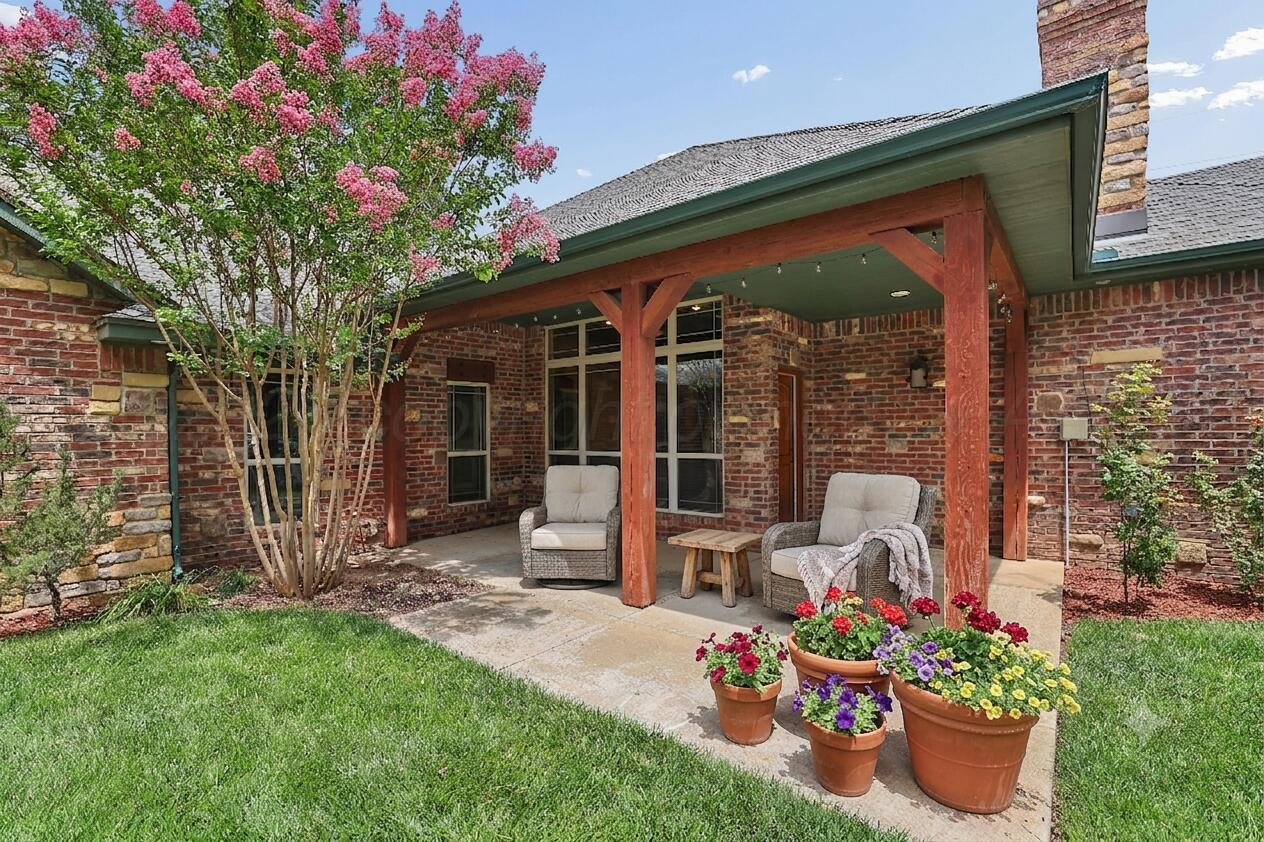 6000 Riley Elizabeth Place Amarillo, TX 79119 - Photo 24 of 35 Side Patio Staged