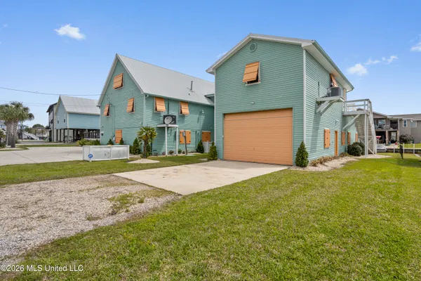 $895,000 | 842 Deer Drive, Bay St. Louis, MS 39520