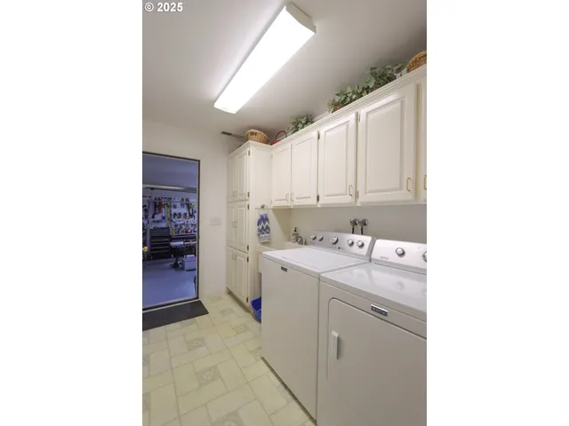 $550,000 | 1915 Arthur Street, North Bend, OR 97459