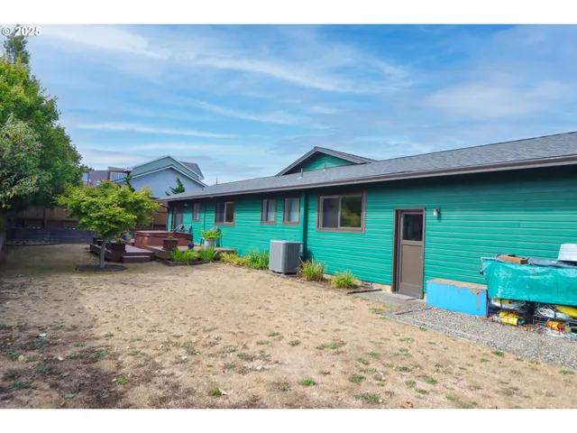 $550,000 | 1915 Arthur Street, North Bend, OR 97459