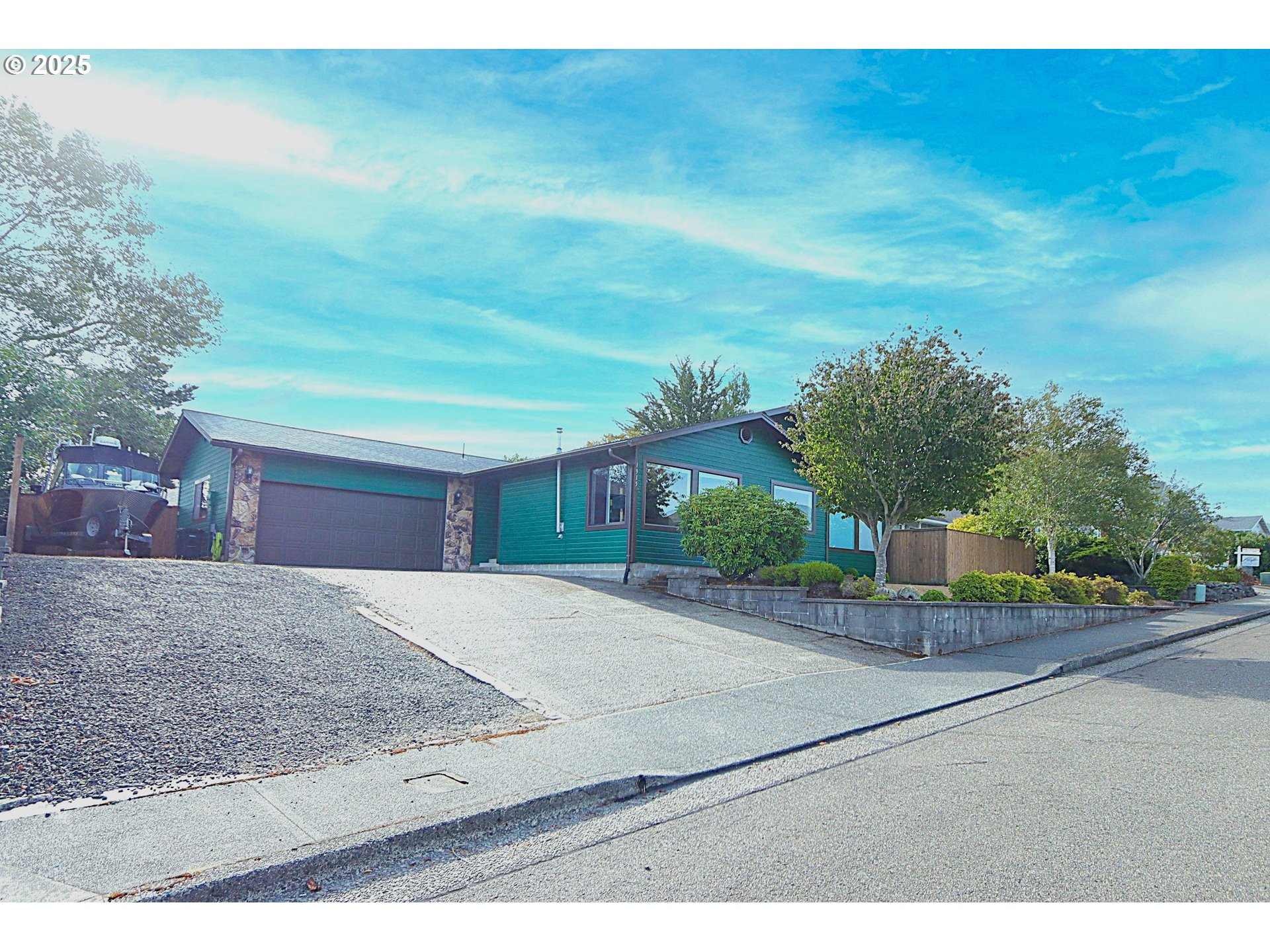 1915 Arthur Street North Bend, OR 97459 - Photo 36 of 48