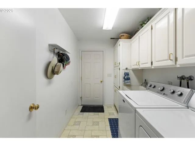 $550,000 | 1915 Arthur Street, North Bend, OR 97459