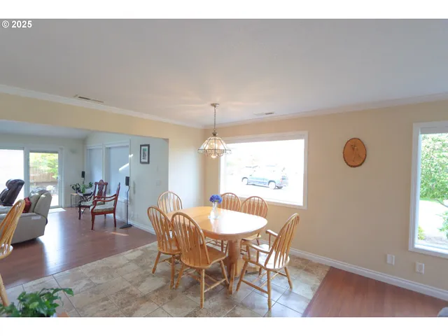 $550,000 | 1915 Arthur Street, North Bend, OR 97459