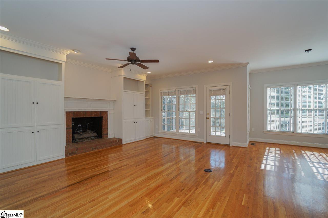 726 Carriage Hill Road Simpsonville, SC 29681 - Photo 8 of 36 Gallery Image 8