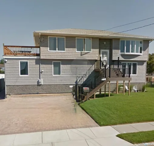 $3,650 | 36 West Saltaire Road, Lindenhurst, NY 11757