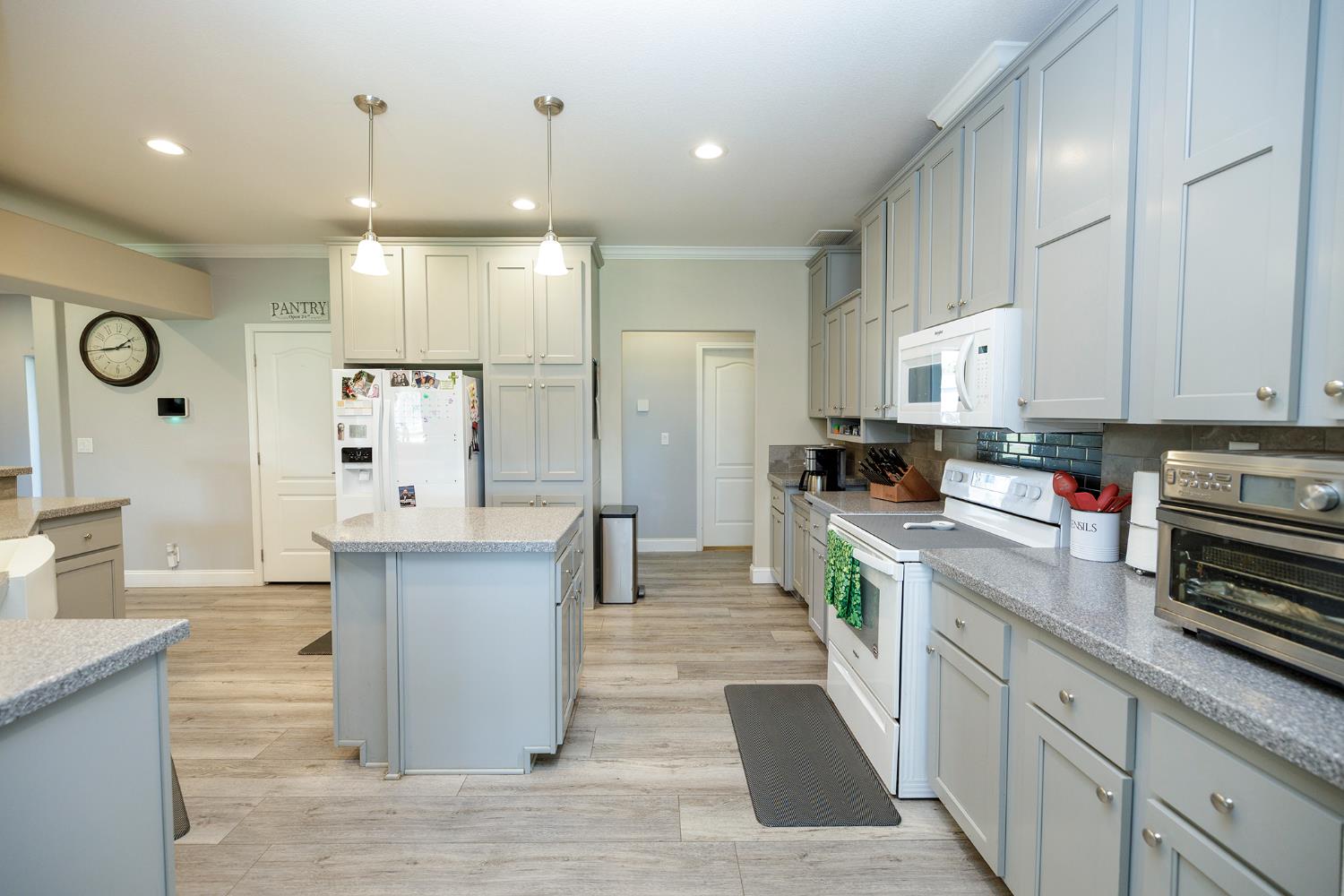 12420 Lancaster Road Oakdale, CA 95361 - Photo 27 of 70