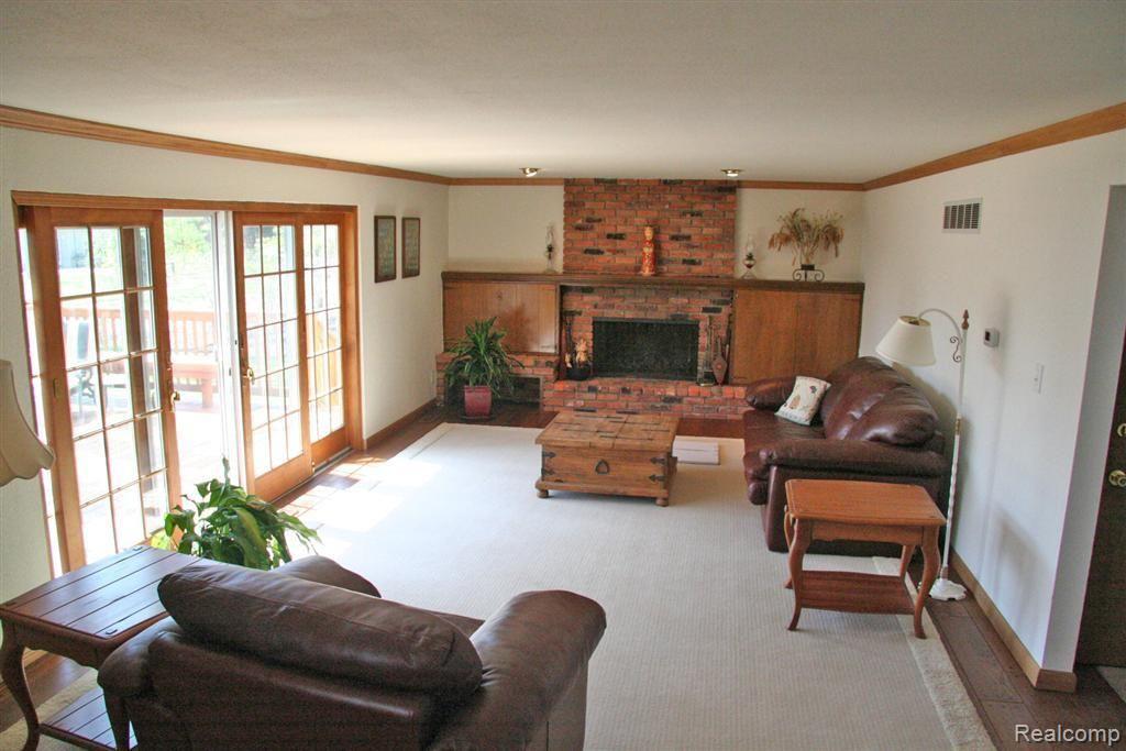 4126 Nearbrook Road Bloomfield Hills, MI 48302 - Photo 6 of 18 06 Family Room