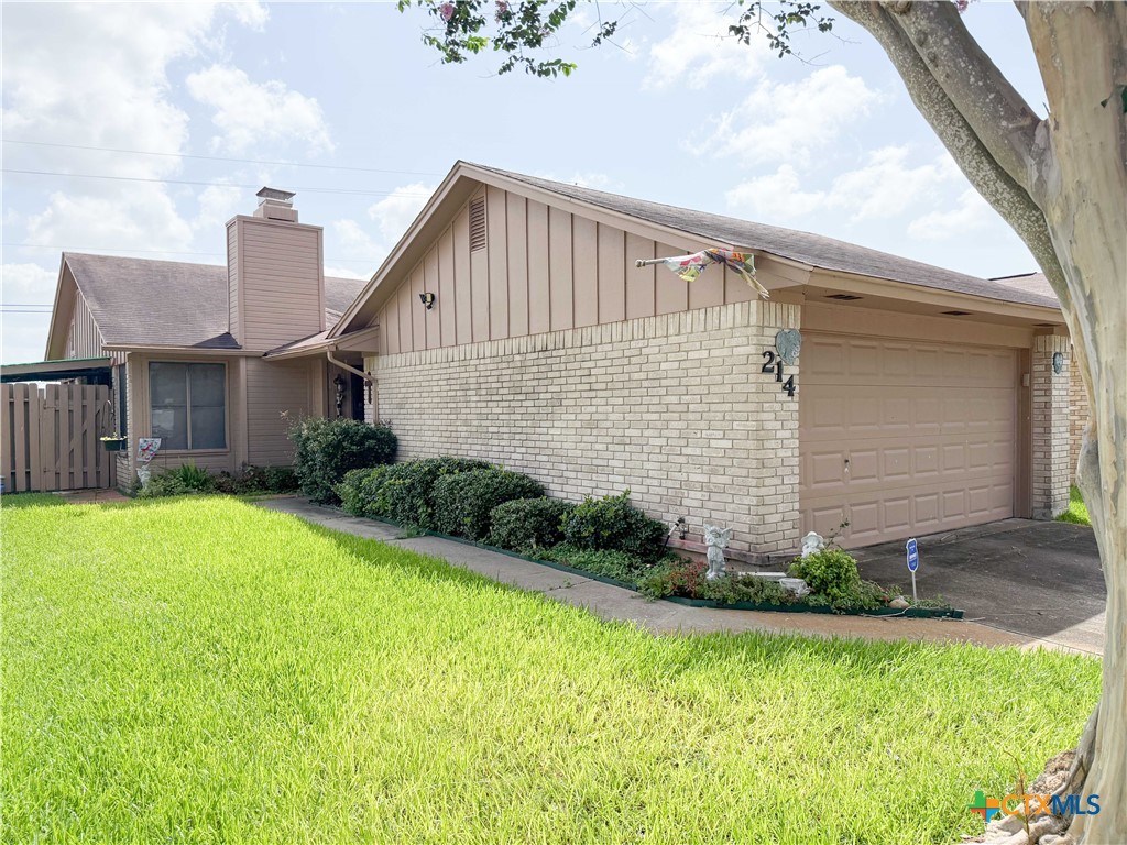 214 Rattan Drive Victoria, TX 77901 - Photo 2 of 3