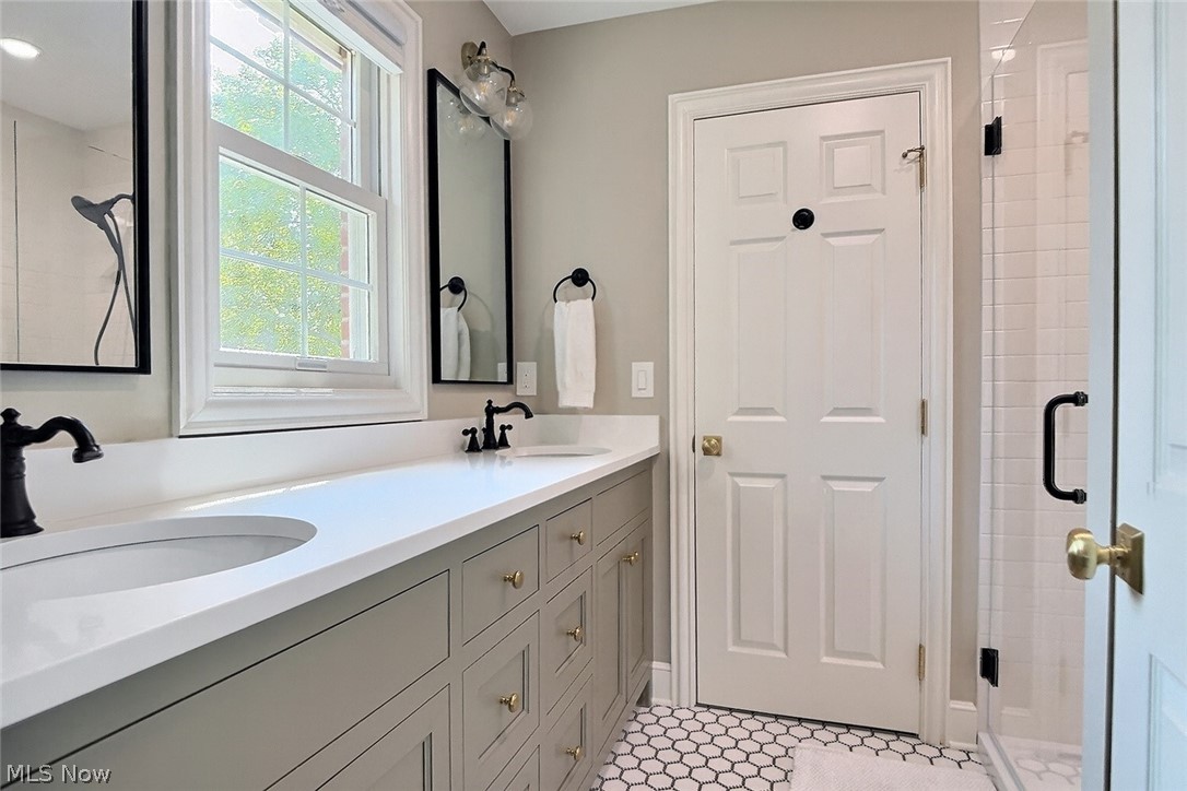 20962 Sydenham Road Shaker Heights, OH 44122 - Photo 20 of 36