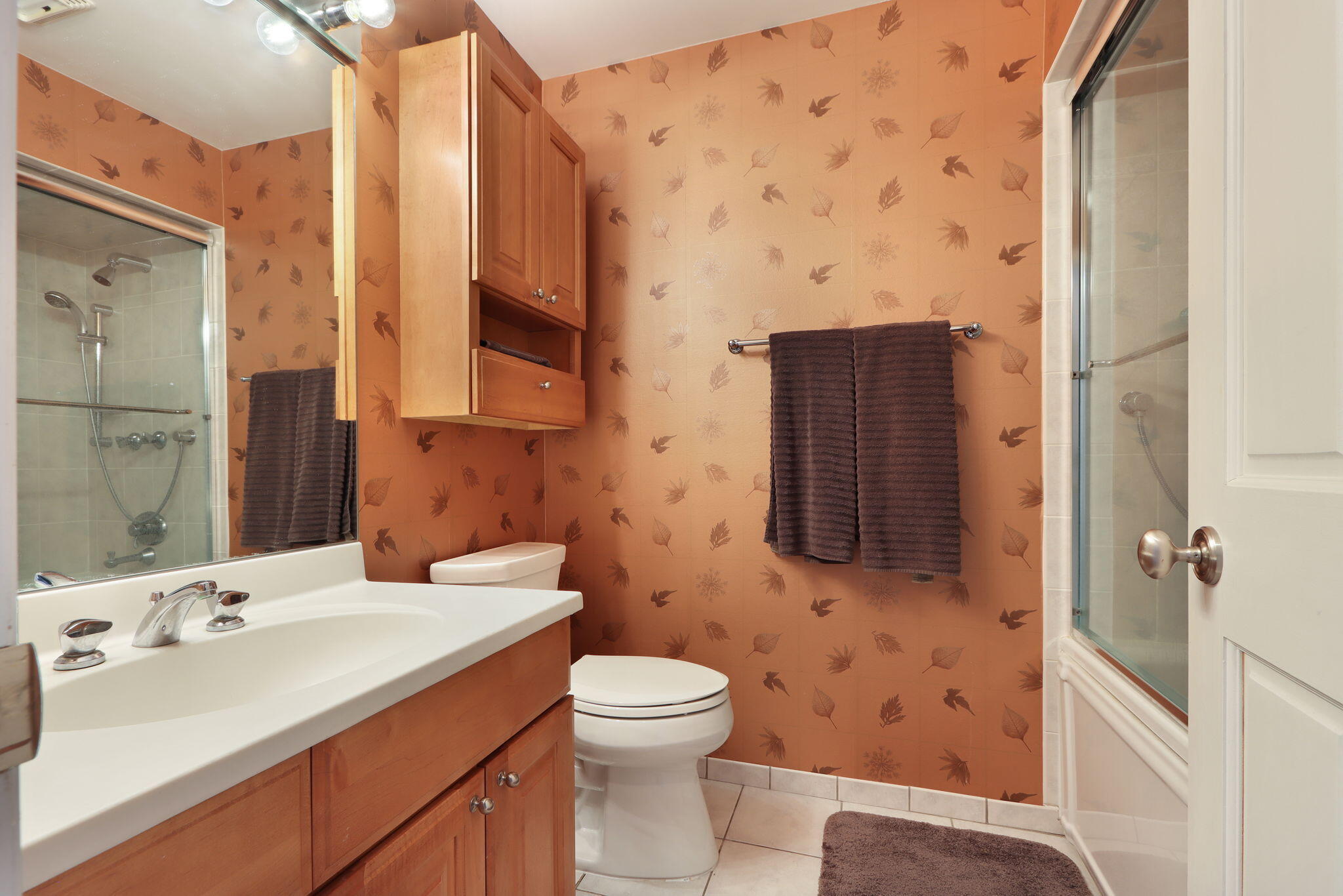 W5368 Plantation Road Sugar Creek, WI 53121 - Photo 21 of 31 Main Level Full Bath