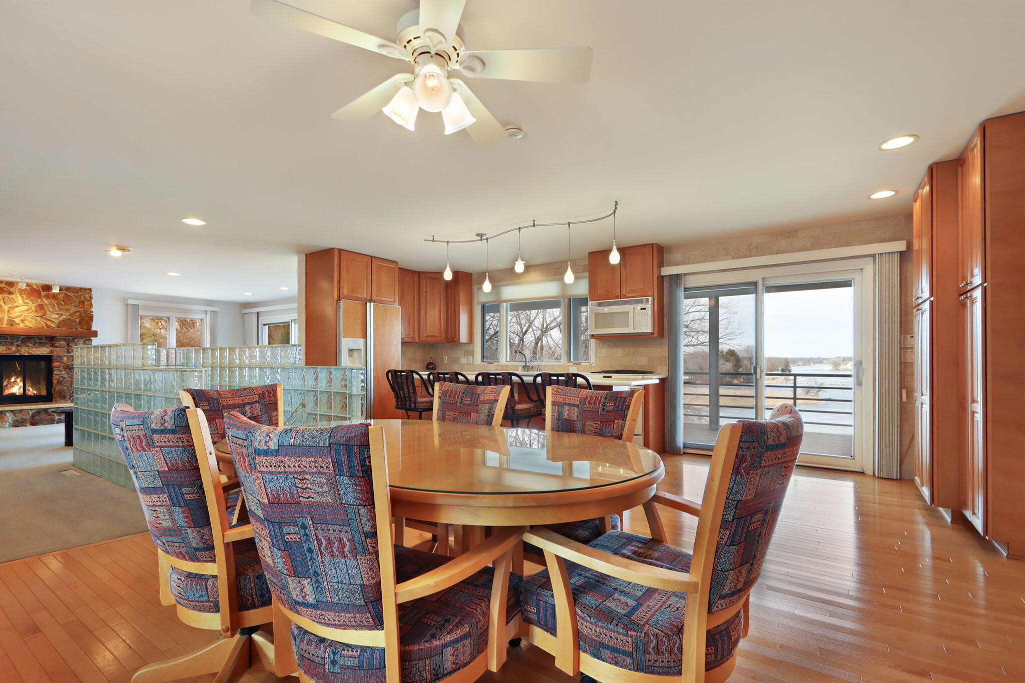 W5368 Plantation Road Sugar Creek, WI 53121 - Photo 6 of 31 Dining Area