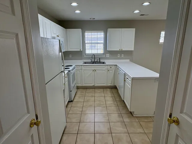 $2,200 | 1681 Baltusrol Lane, Mount Pleasant, SC 29466