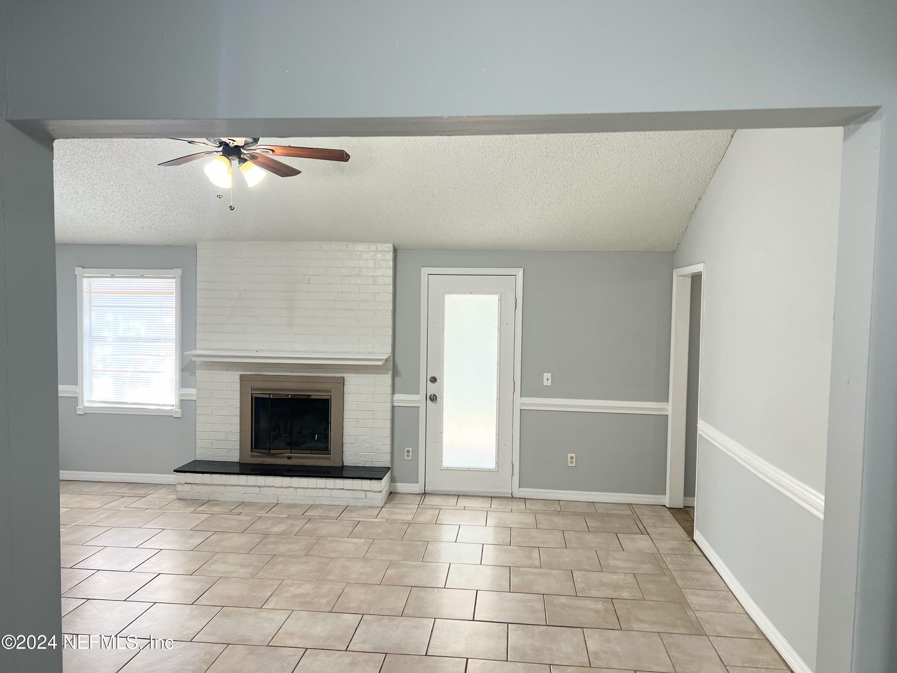 8150 Spring Lake Road North Jacksonville, FL 32210 - Photo 3 of 15 IMG_0121 (3)