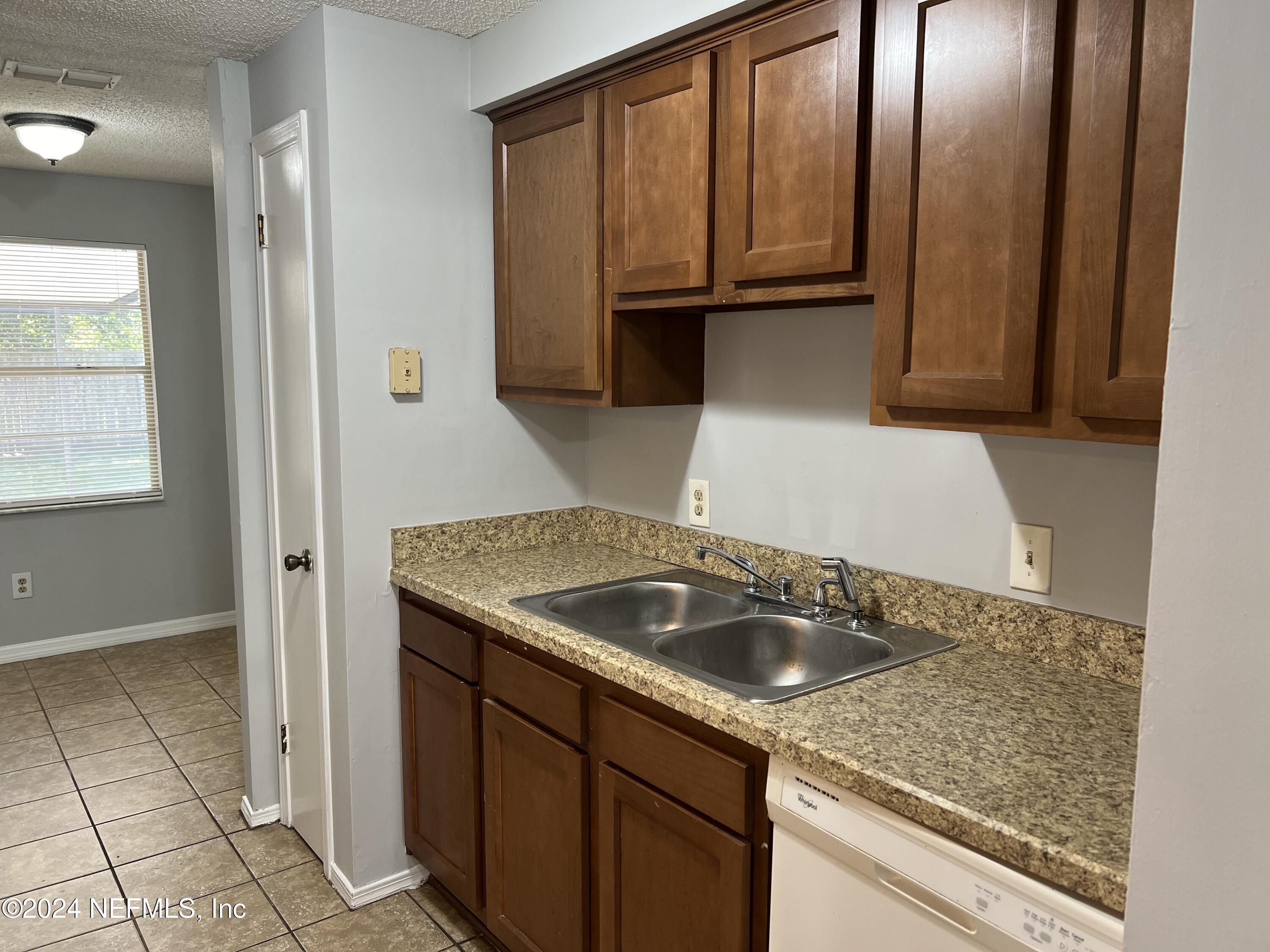 8150 Spring Lake Road North Jacksonville, FL 32210 - Photo 6 of 15 IMG_0126