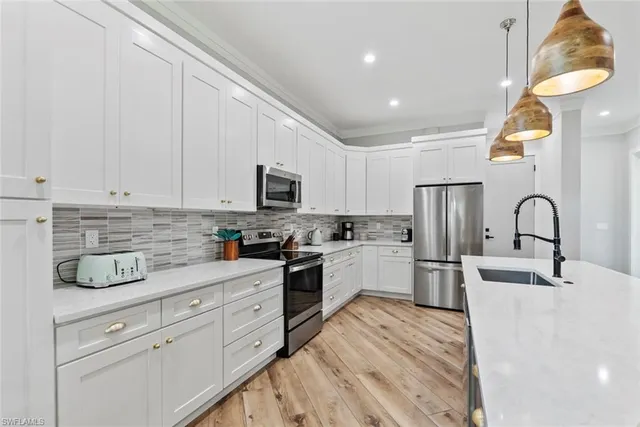 $899,000 | 3530 Hibiscus Avenue, Naples, FL 34104