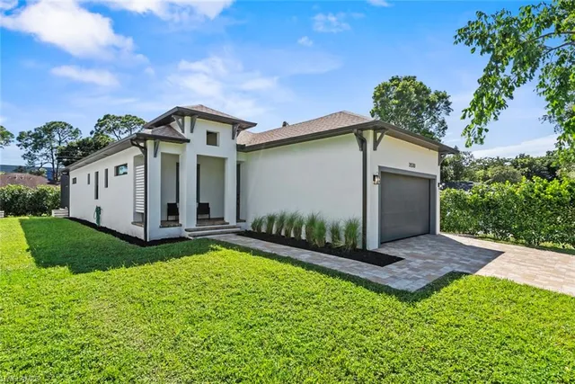 $899,000 | 3530 Hibiscus Avenue, Naples, FL 34104