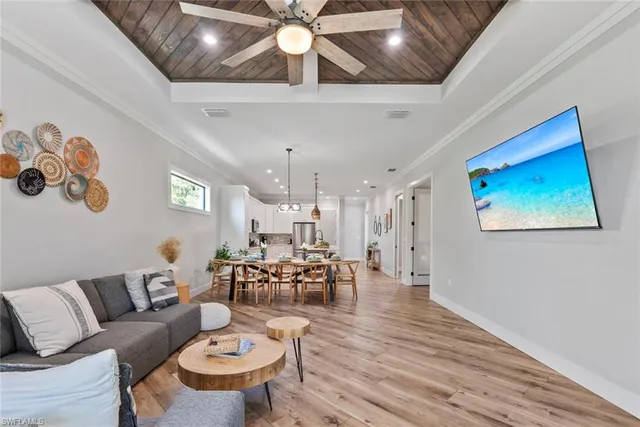 $899,000 | 3530 Hibiscus Avenue, Naples, FL 34104