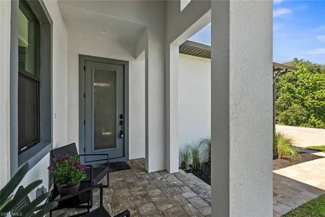 $899,000 | 3530 Hibiscus Avenue, Naples, FL 34104