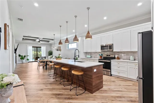 $899,000 | 3530 Hibiscus Avenue, Naples, FL 34104