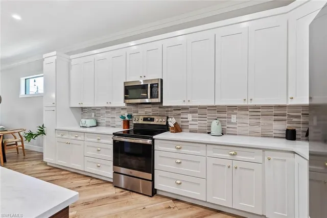 $899,000 | 3530 Hibiscus Avenue, Naples, FL 34104