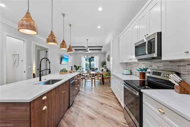 $899,000 | 3530 Hibiscus Avenue, Naples, FL 34104