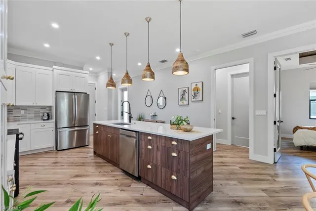 $899,000 | 3530 Hibiscus Avenue, Naples, FL 34104