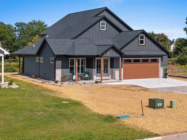$819,000 | 1871 Ledgeview Road, De Pere, WI 54115