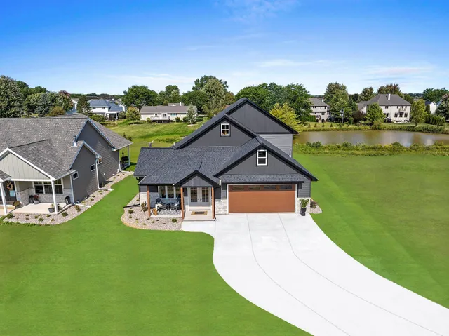 $825,000 | 1871 Ledgeview Road, De Pere, WI 54115
