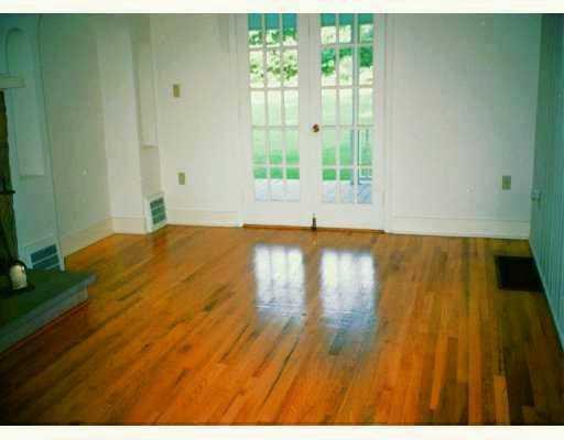 1430 Ridge Road Jeannette, PA 15644 - Photo 3 of 8 Living Room.