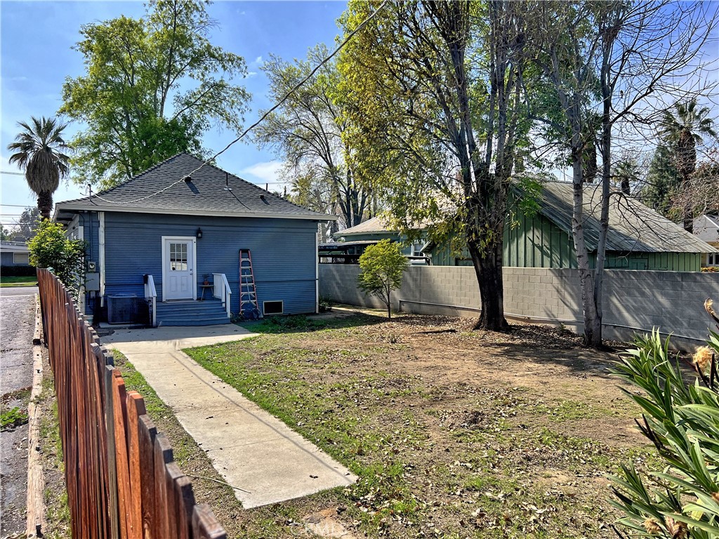 4173 Tenth Street Riverside, CA 92501 - Photo 12 of 15