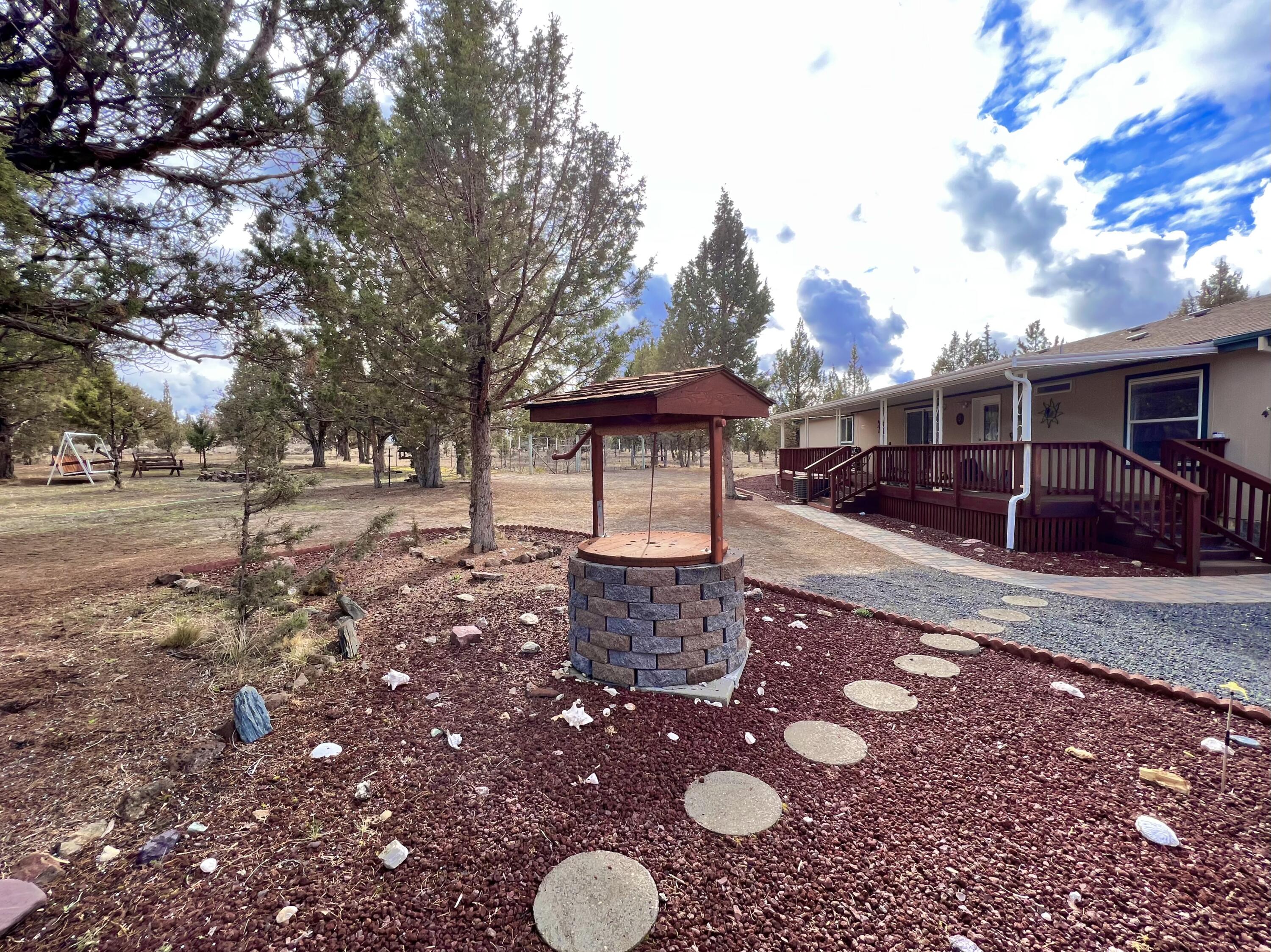 15966 Southeast Pecos Road Prineville, OR 97754 - Photo 17 of 41 17