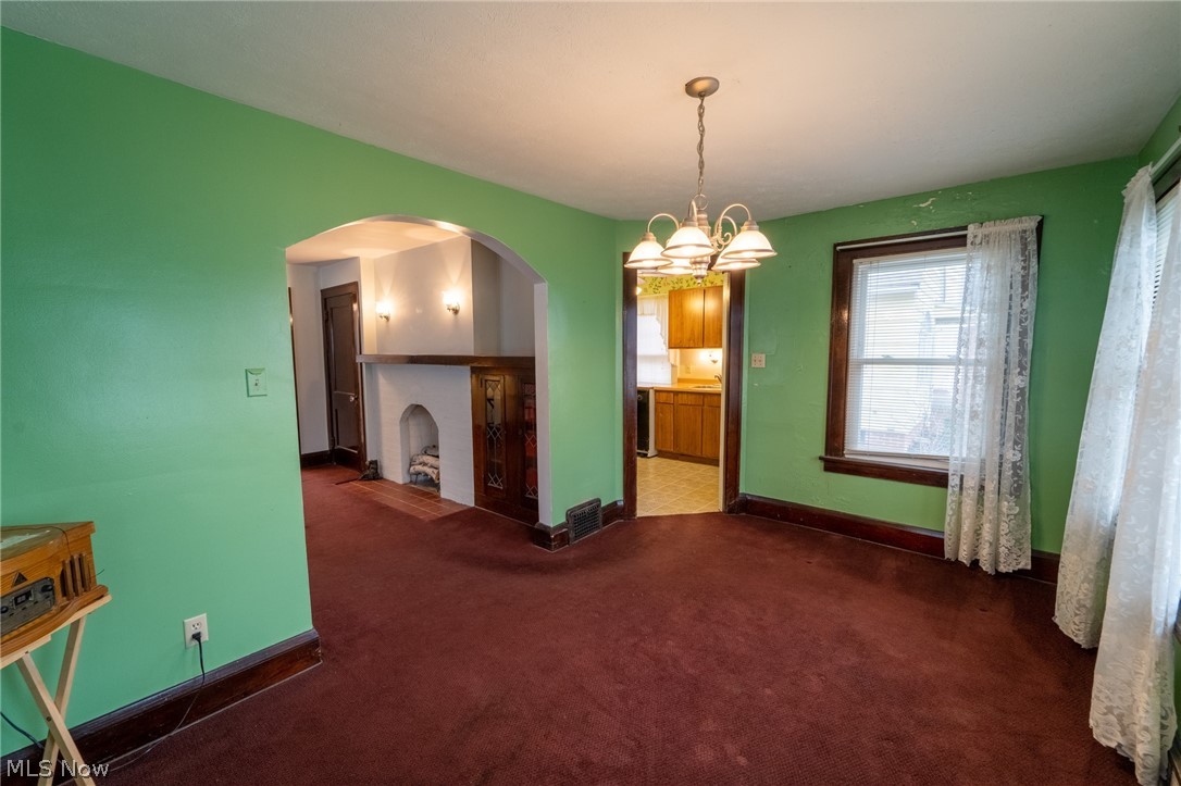 4350 Prasse Road Cleveland, OH 44121 - Photo 8 of 26