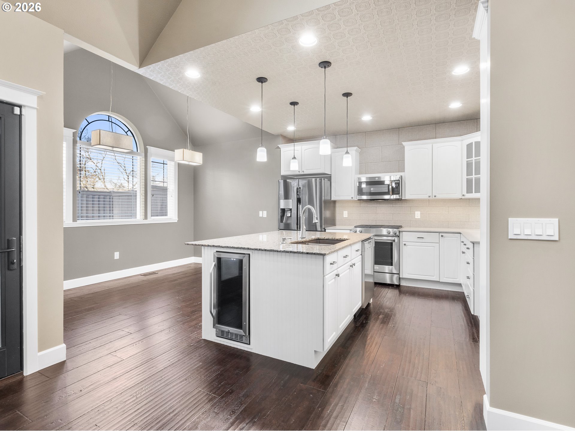 5610 Northeast Going Street Portland, OR 97218 - Photo 6 of 32