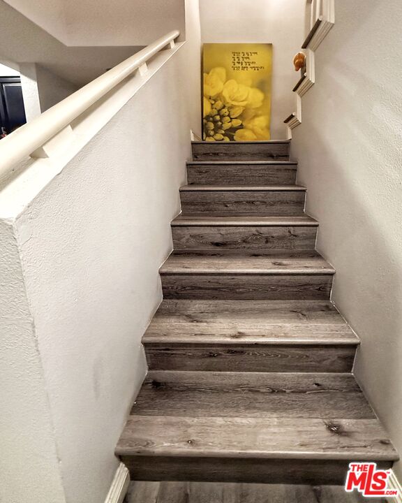 1118 Valencia Street, Unit 320 Los Angeles, CA 90015 - Photo 6 of 24 a view of entryway