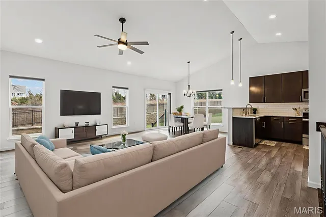 $2,400 | 168 Hidden Bluffs Drive, Lake St. Louis, MO 63367