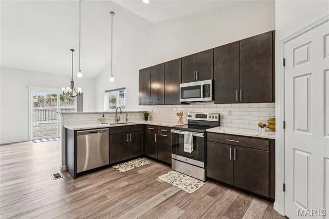 $2,400 | 168 Hidden Bluffs Drive, Lake St. Louis, MO 63367