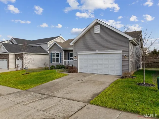 $2,400 | 168 Hidden Bluffs Drive, Lake St. Louis, MO 63367