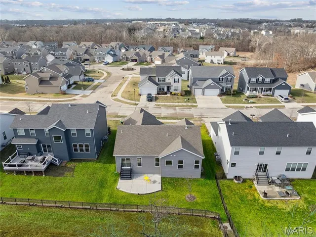 $2,400 | 168 Hidden Bluffs Drive, Lake St. Louis, MO 63367