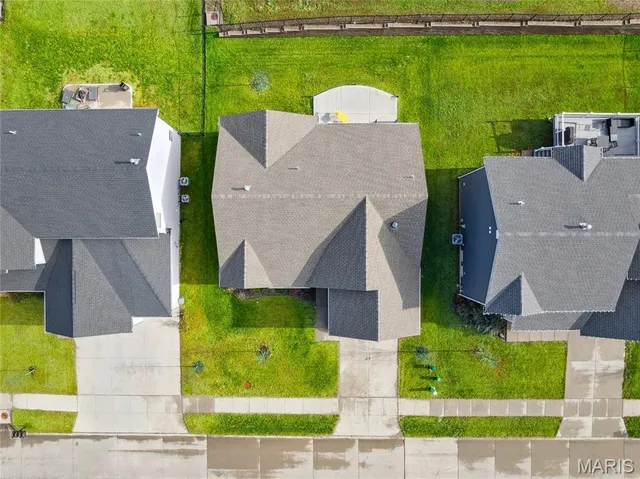 $2,400 | 168 Hidden Bluffs Drive, Lake St. Louis, MO 63367