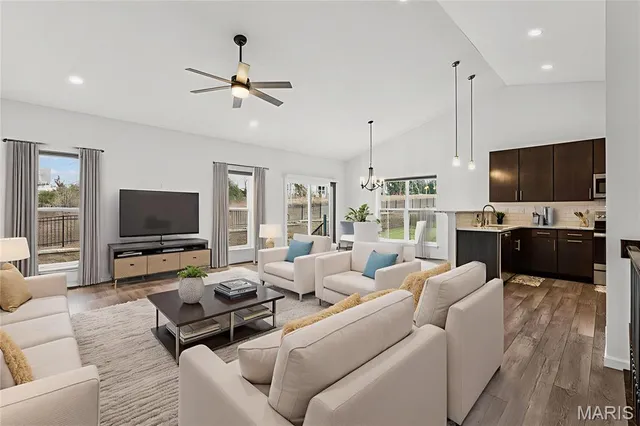 $2,400 | 168 Hidden Bluffs Drive, Lake St. Louis, MO 63367