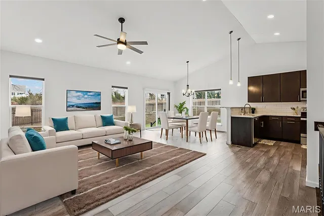 $2,400 | 168 Hidden Bluffs Drive, Lake St. Louis, MO 63367