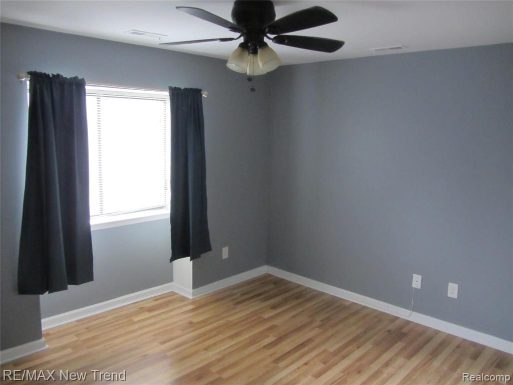 24056 Middlebelt Road Farmington Hills, MI 48336 - Photo 9 of 13
