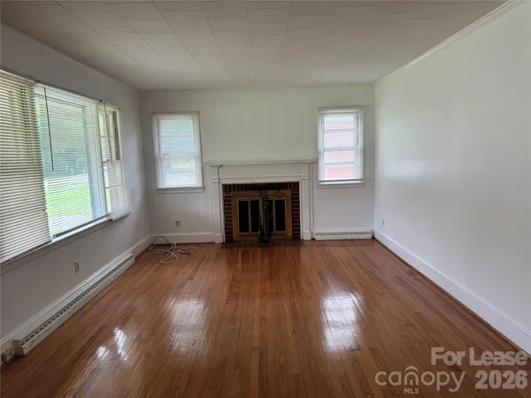 $1,675 | 1020 West Catawba Avenue, Mount Holly, NC 28120