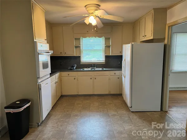 $1,675 | 1020 West Catawba Avenue, Mount Holly, NC 28120