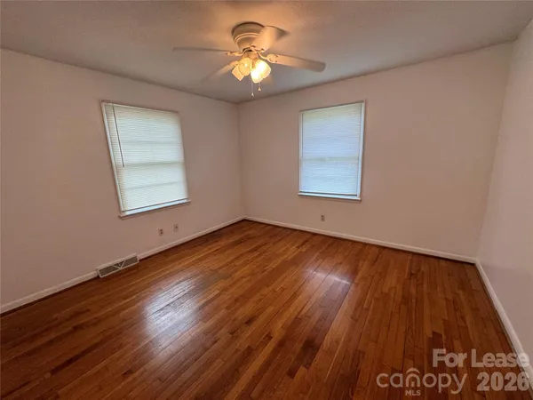 $1,675 | 1020 West Catawba Avenue, Mount Holly, NC 28120