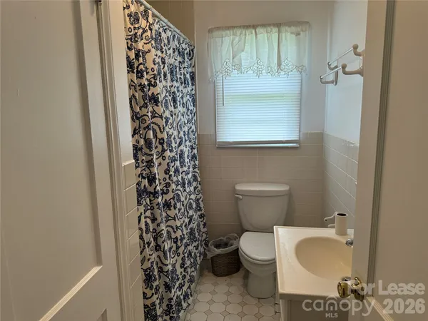 $1,675 | 1020 West Catawba Avenue, Mount Holly, NC 28120