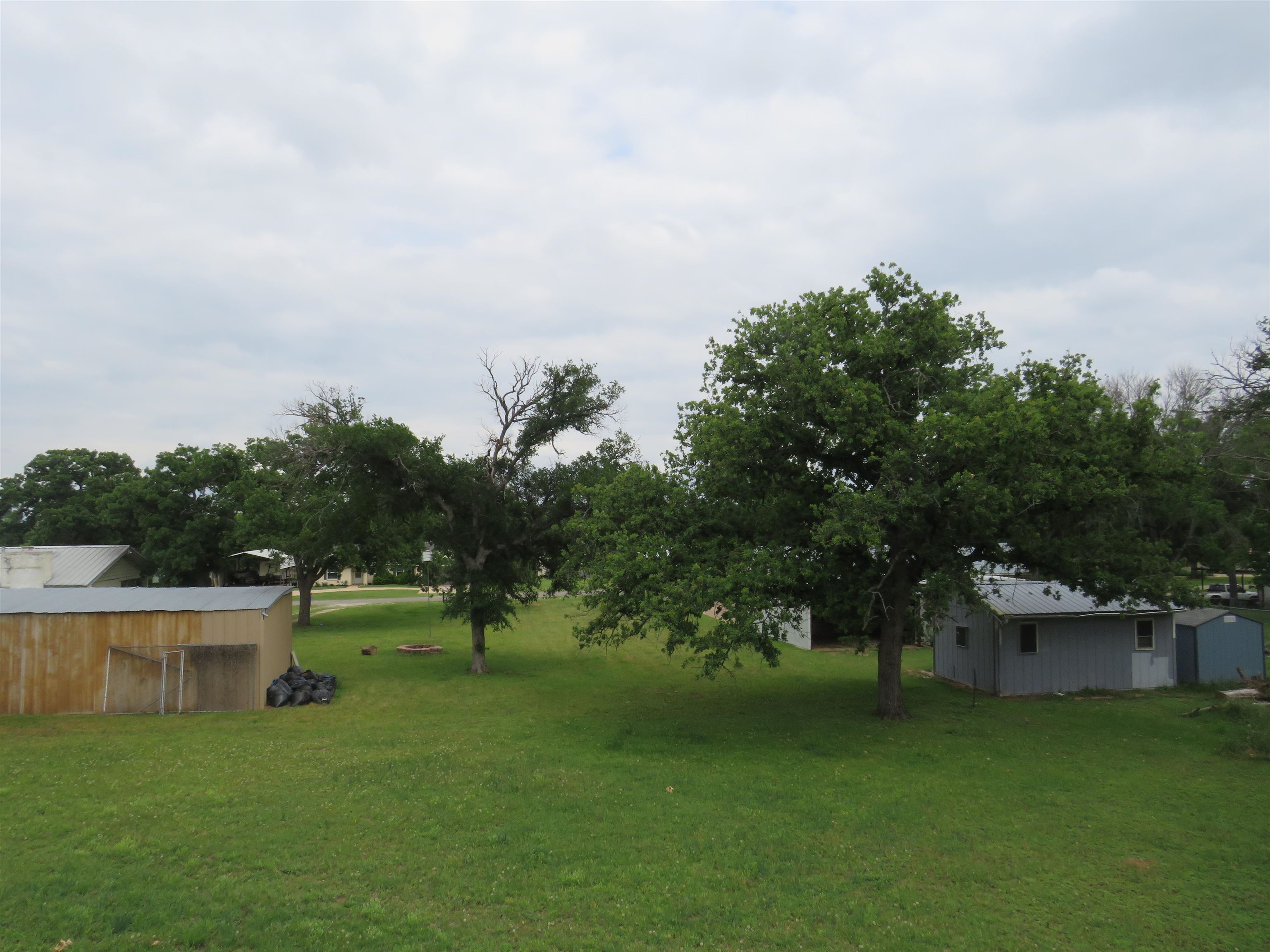 110 North Ridgeview Buchanan Dam, TX 78609 - Photo 32 of 40